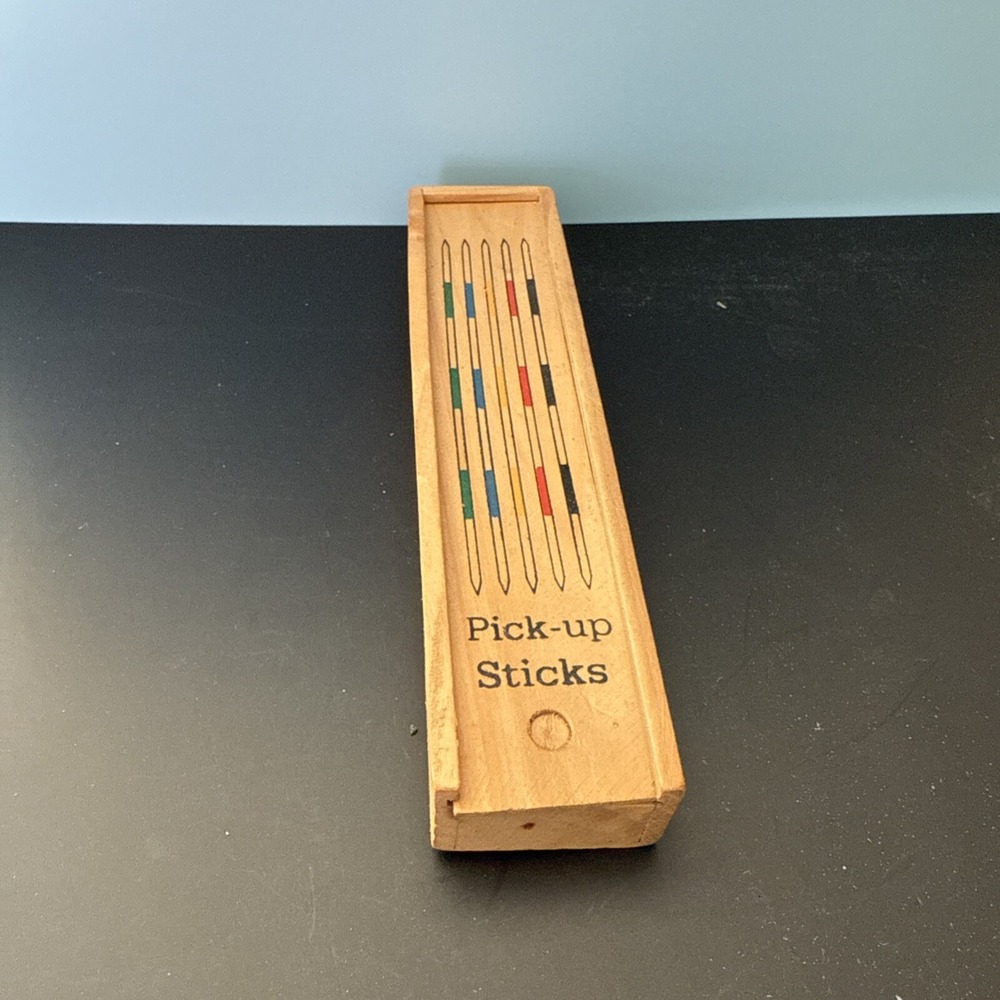 Classic Game Pick-Up Sticks Wooden Storage Bo 40 Pieces Vintage